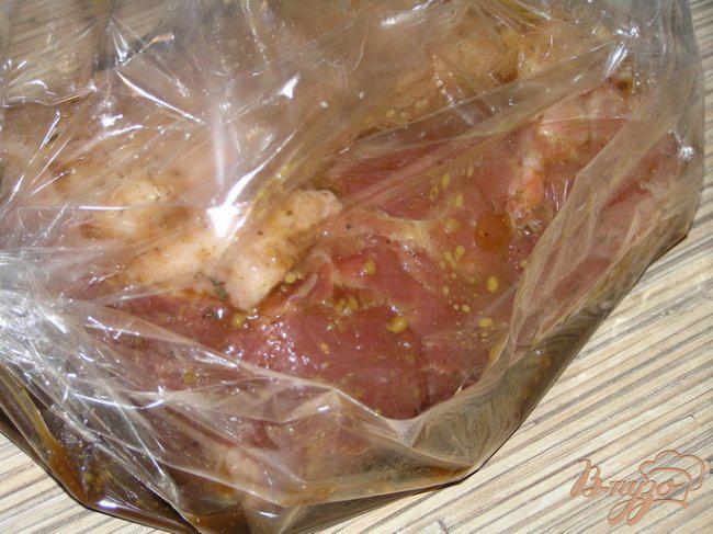 Фото приготовление рецепта: Запеченная свинина в горчичном соусе шаг №3