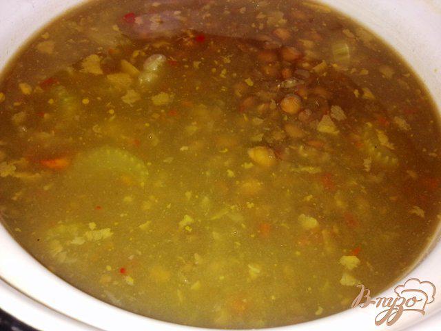 Фото приготовление рецепта: Суп из чечевицы по-венгерски шаг №4