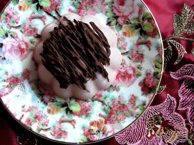 Фото приготовление рецепта: Десерт-крем Розовый забайоне шаг №7