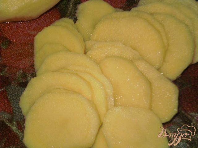 Фото приготовление рецепта: Картофель запеченный в духовке с помидорами шаг №1