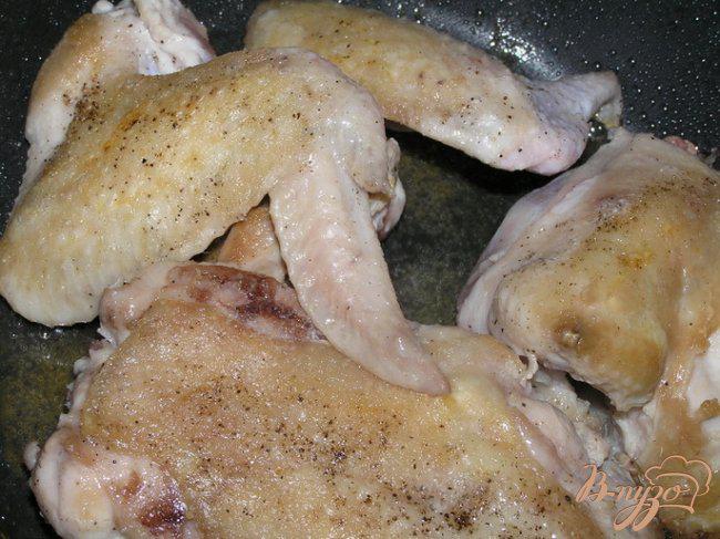 Фото приготовление рецепта: Курица, тушеная в мартини с зеленым горошком шаг №1