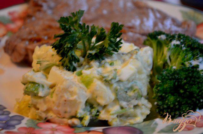 Фото приготовление рецепта: Салат картофельный с релиш соусом шаг №4