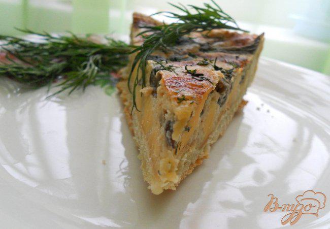 Фото приготовление рецепта: Пирог с грибами и сыром шаг №5