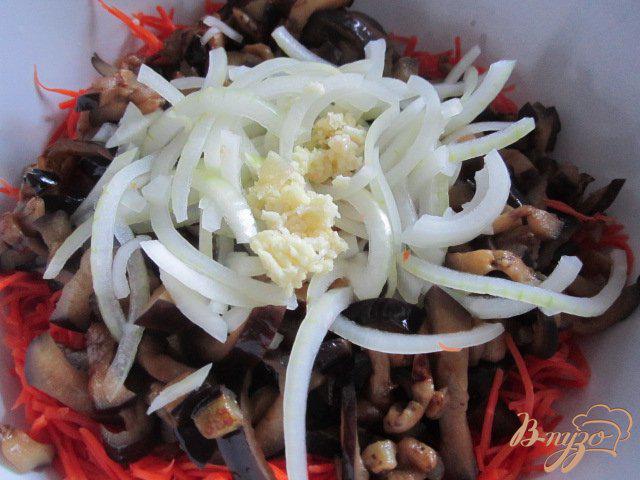 Фото приготовление рецепта: Овощной салат с баклажанами шаг №4