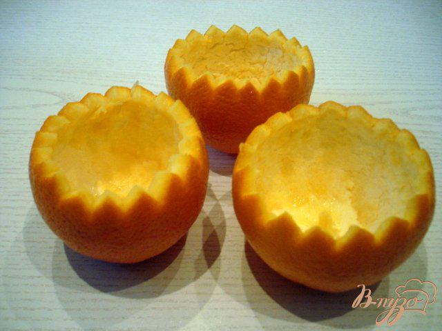 Фото приготовление рецепта: Десерт в апельсинах шаг №1