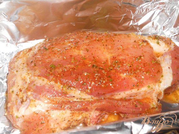 Фото приготовление рецепта: Вкусная запеченная свинина в ликере шаг №3