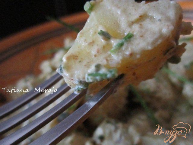 Фото приготовление рецепта: Теплый картофельный салат шаг №5
