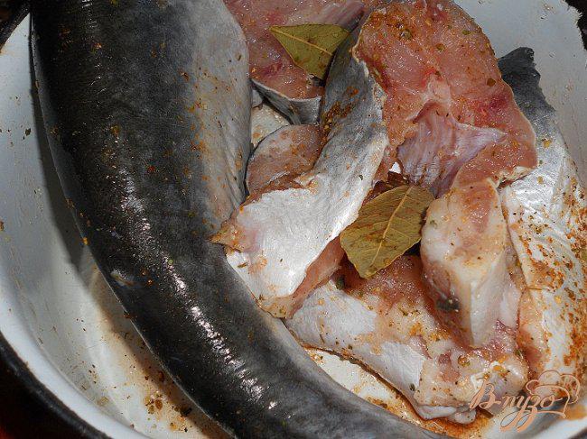Фото приготовление рецепта: Рыба в ореховой панировке шаг №2