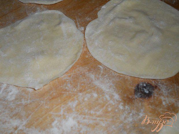 Фото приготовление рецепта: Мясные мини пироги шаг №3