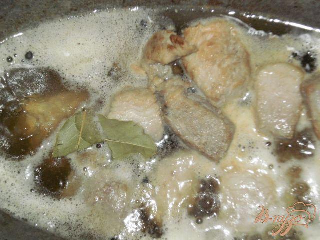 Фото приготовление рецепта: Жаркое из свинины с картофелем шаг №3