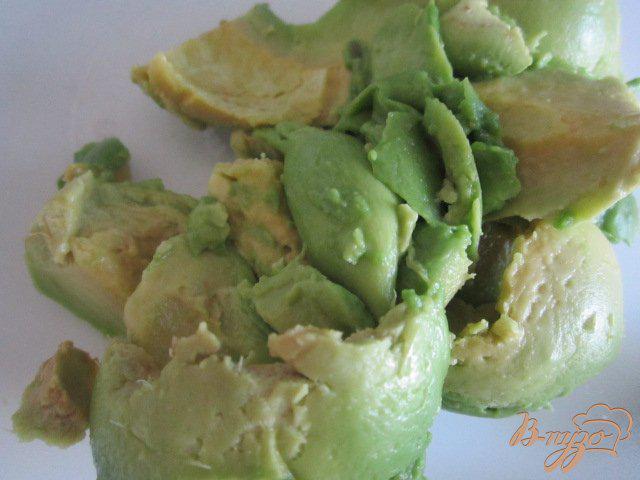 Фото приготовление рецепта: Десертный крем из авокадо на кокосовом молоке шаг №2