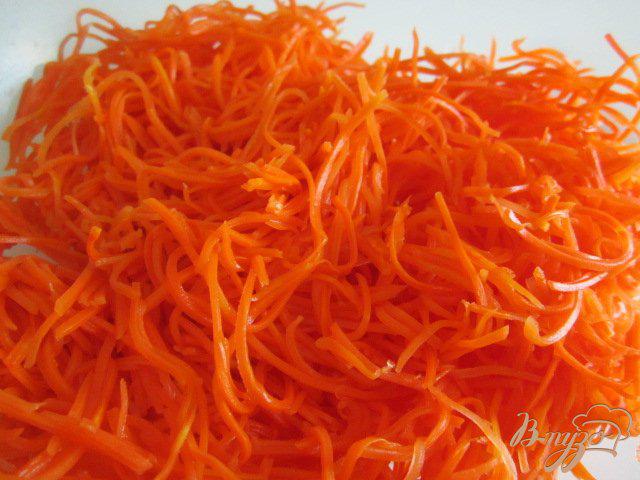 Фото приготовление рецепта: Морковный салат с говяжей печенью шаг №3