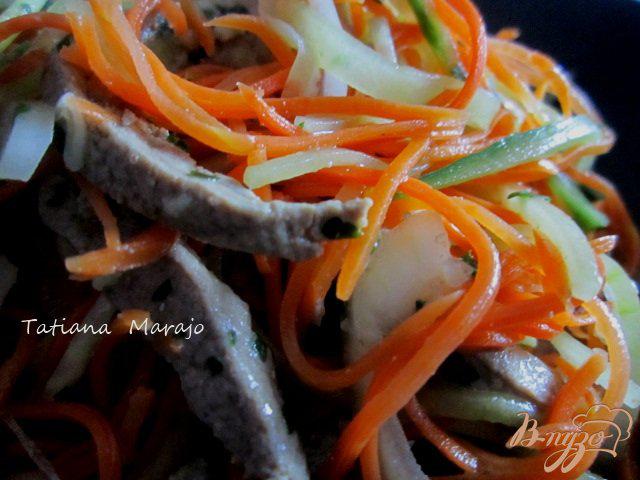 Фото приготовление рецепта: Морковный салат с говяжей печенью шаг №7