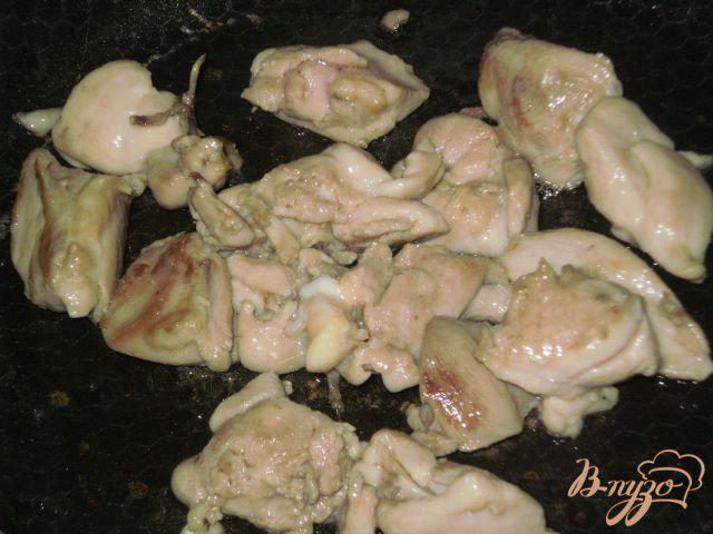 Фото приготовление рецепта: Сливочно-грибной суп с мясом шаг №1