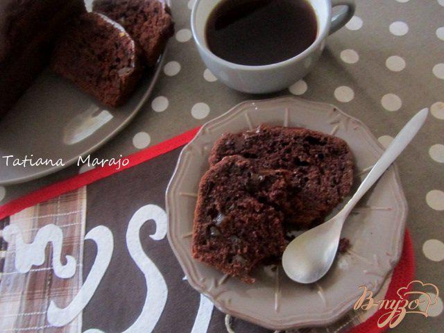 Фото приготовление рецепта: Шоколадный кекс с имбирными цукатами шаг №7