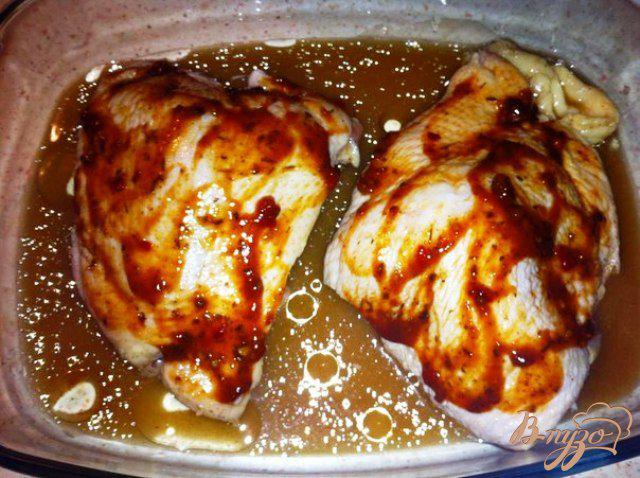 Фото приготовление рецепта: Куриные бедрышки в аджике шаг №3