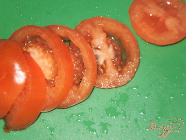 Фото приготовление рецепта: Закуска на помидорах шаг №4