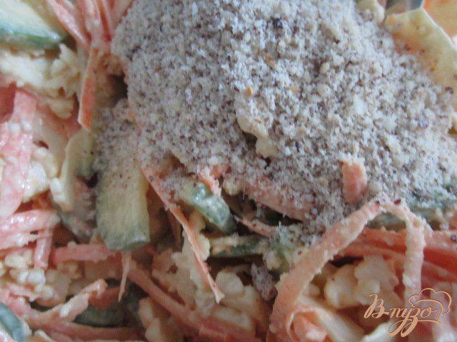 Фото приготовление рецепта: Салат из свежей цветной капусты шаг №4