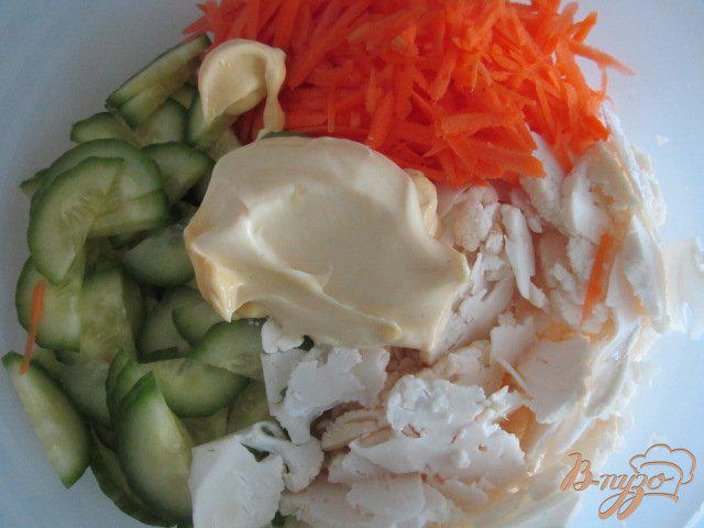 Фото приготовление рецепта: Салат из свежей цветной капусты шаг №3