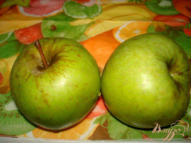 Фото приготовление рецепта: Печень с яблоками и луком шаг №1