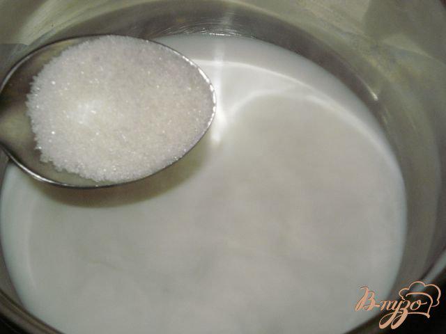 Фото приготовление рецепта: Молочный кисель шаг №3