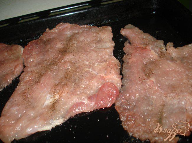 Фото приготовление рецепта: Мясо запеченное с помидорами шаг №1
