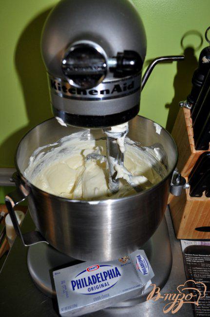 Фото приготовление рецепта: Карамельно-пекановый чизкейк шаг №3