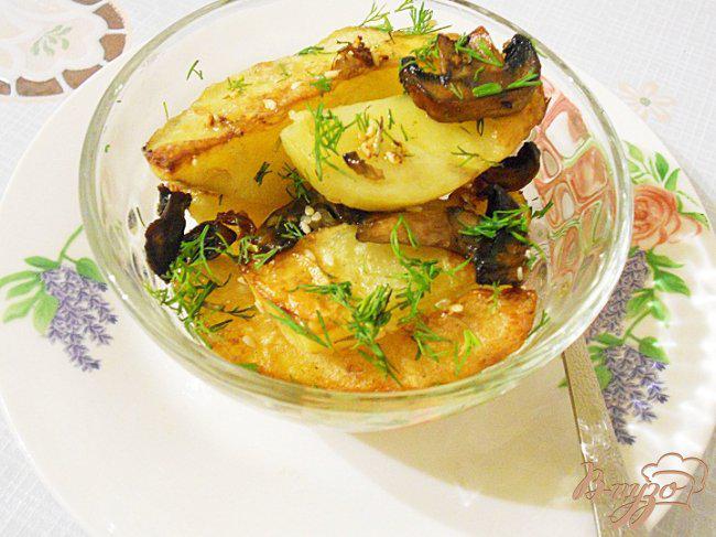 Фото приготовление рецепта: Запеченный картофель с грибами шаг №5