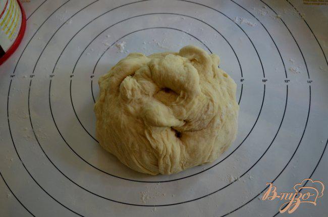 Фото приготовление рецепта: Домашний хлеб с корицей шаг №3