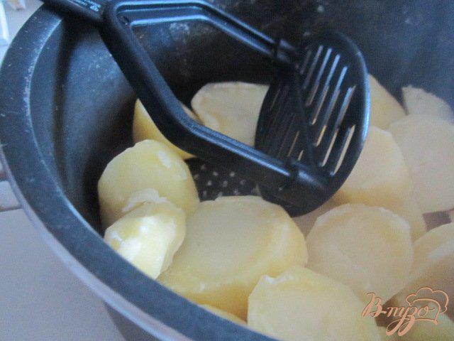 Фото приготовление рецепта: Картофельные бочонки с начинкой шаг №1