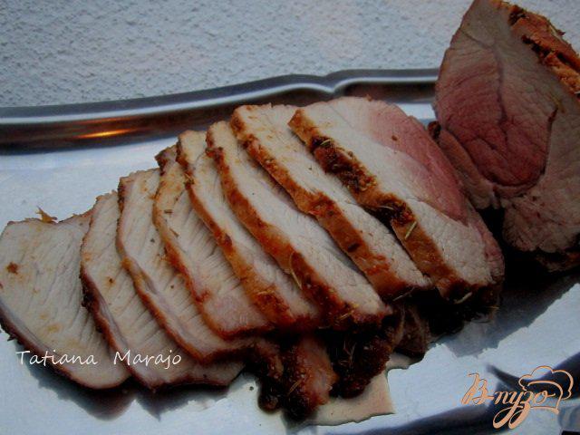 Фото приготовление рецепта: Свинина в горчично-медовой глазури с розмарином шаг №4