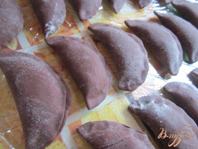 Фото приготовление рецепта: Шоколадные вареники с творогом шаг №6