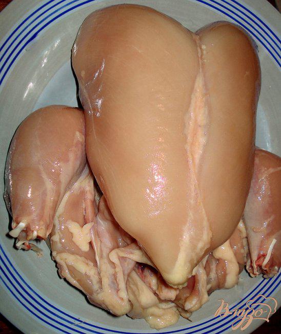Фото приготовление рецепта: Курица фаршированная шаг №3