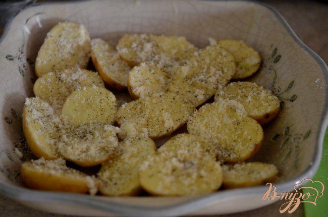 Фото приготовление рецепта: Картофель с лимонно-чесночным вкусом шаг №3