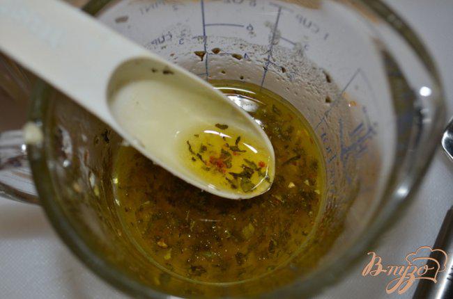Фото приготовление рецепта: Помидоры с медом и чесноком шаг №2