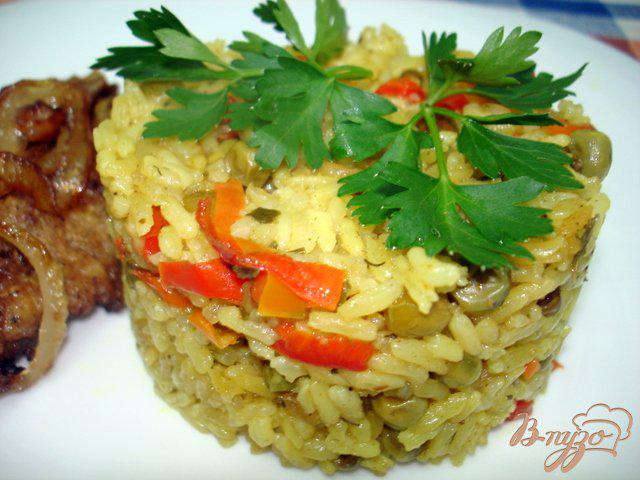 Фото приготовление рецепта: Рис карри с овощами шаг №5