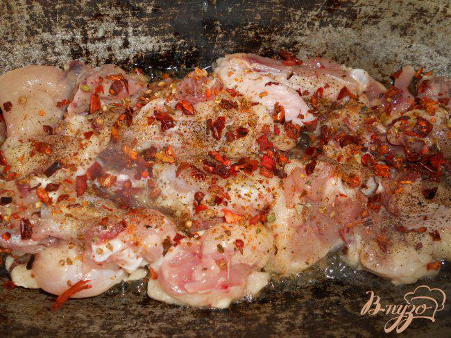 Фото приготовление рецепта: Картофель, тушеный с курицей в соусе шаг №1