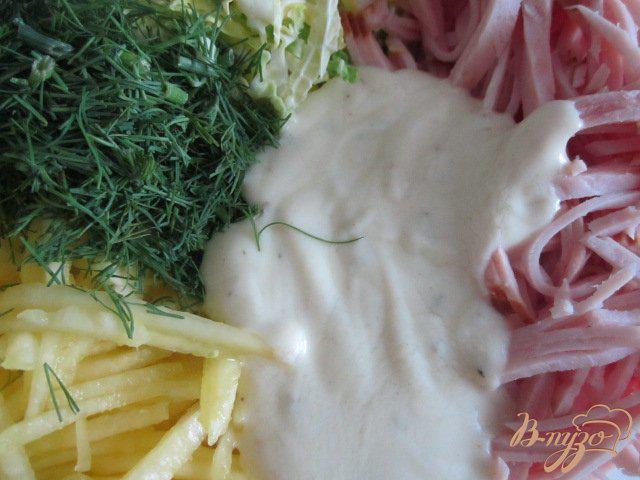 Фото приготовление рецепта: Капустный салат с индейкой шаг №6