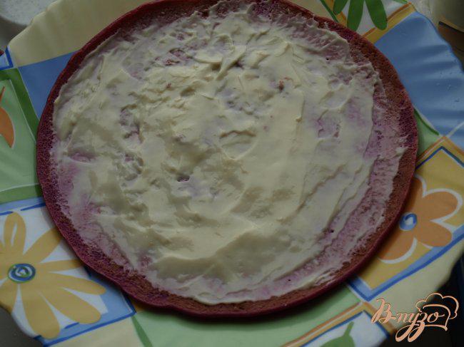 Фото приготовление рецепта: Закуска из свекольных блинчиков с сельдью шаг №4