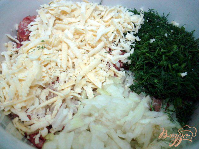 Фото приготовление рецепта: Котлеты с сыром и зеленью шаг №3