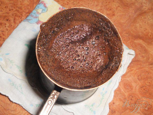 Фото приготовление рецепта: Кофе по - арабски шаг №4
