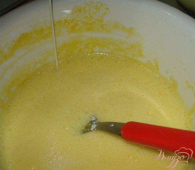 Фото приготовление рецепта: Ванильный десерт шаг №3