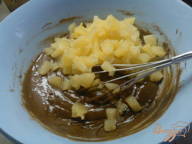 Фото приготовление рецепта: Кексы ананасовые (постные). шаг №4