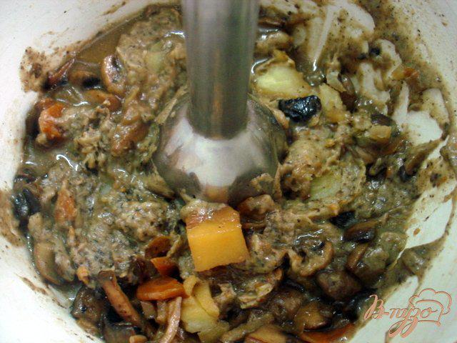 Фото приготовление рецепта: Грибной суп пюре на сковороде шаг №5