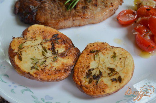 Фото приготовление рецепта: Картофель с тимьяном шаг №4