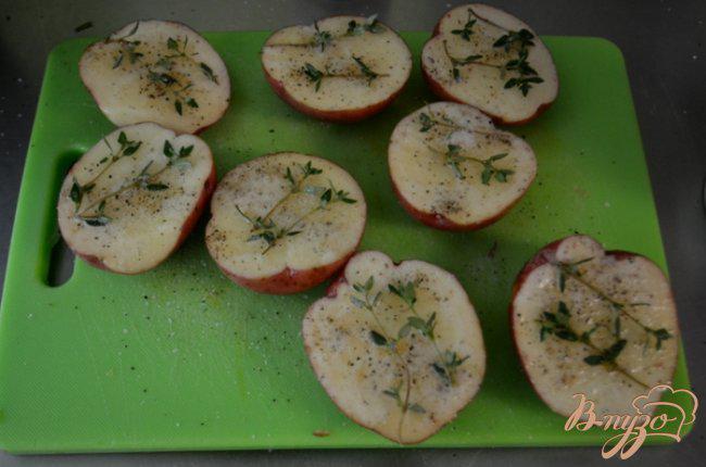 Фото приготовление рецепта: Картофель с тимьяном шаг №2