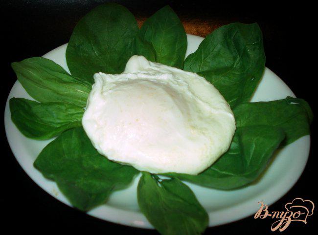 Фото приготовление рецепта: Яйцо-пашот с соусом«алиоли» шаг №4
