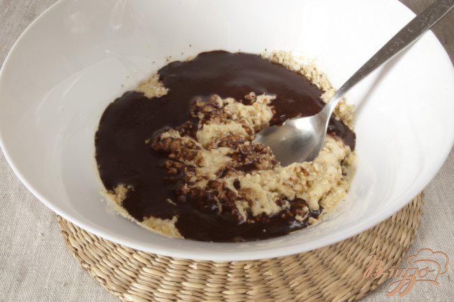 Фото приготовление рецепта: Шоколадный пирог с фундуком шаг №6