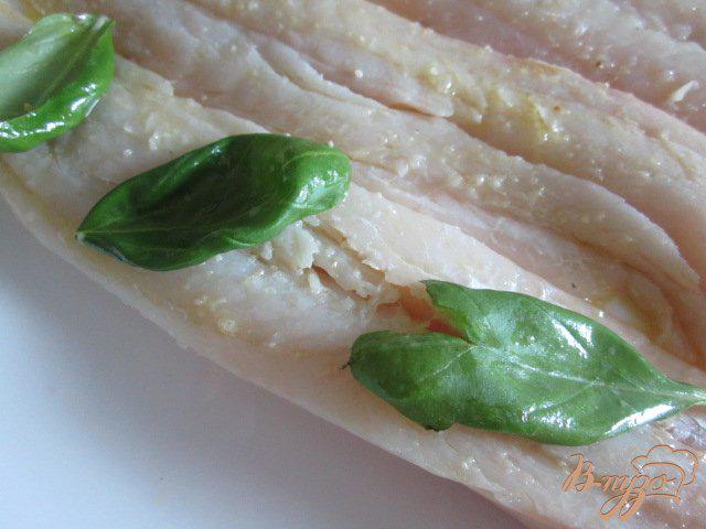 Фото приготовление рецепта: Рыбные улитки со сливочно-апельсиновым соусом шаг №7