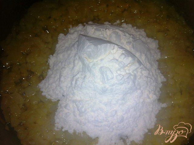 Фото приготовление рецепта: Колбаса белая с соусом из хрена и укропа шаг №4